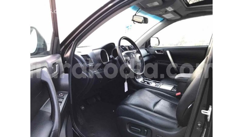 Big with watermark toyota highlander diana import dubai 4036