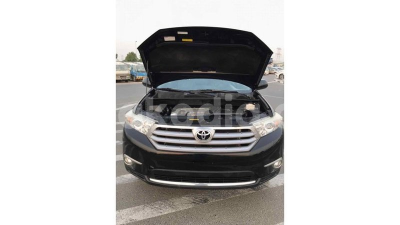 Big with watermark toyota highlander diana import dubai 4036