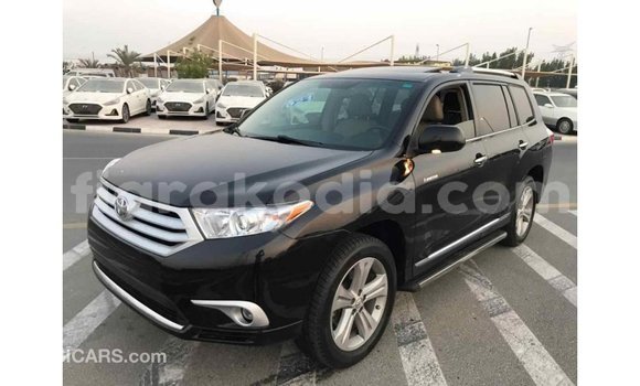 Acheter Import Voiture Toyota Highlander Noir à Import - Dubai, Diana Acheter Import Voiture Toyota Highlander Noir à Import - Dubai, Diana