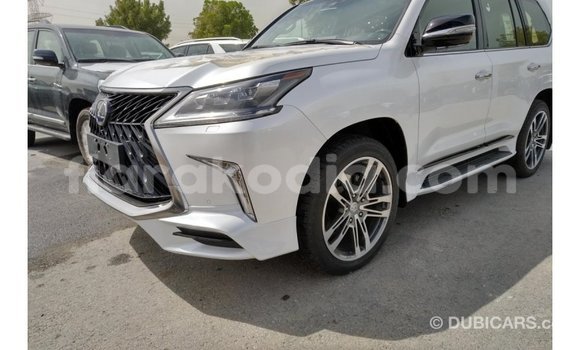 Acheter Import Voiture Lexus LX Blanc à Import - Dubai, Diana Acheter Import Voiture Lexus LX Blanc à Import - Dubai, Diana