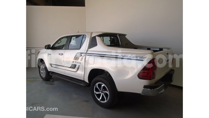 Big with watermark toyota hilux diana import dubai 4044