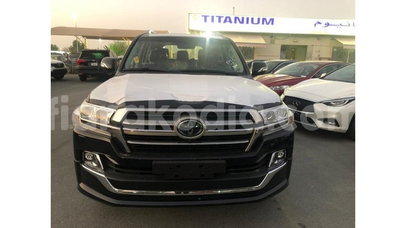 Big with watermark toyota land cruiser diana import dubai 4050