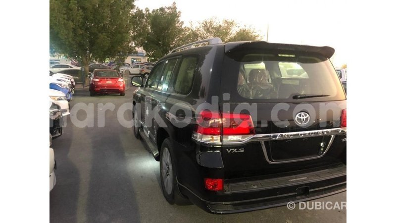 Big with watermark toyota land cruiser diana import dubai 4050