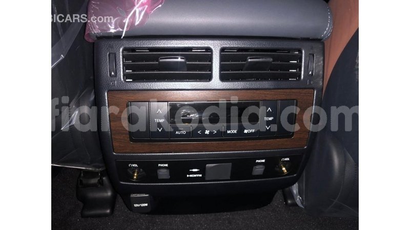 Big with watermark toyota land cruiser diana import dubai 4050