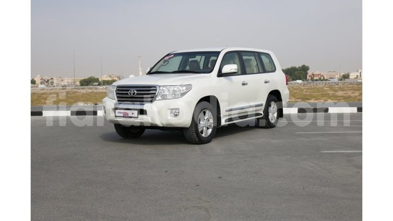 Big with watermark toyota land cruiser diana import dubai 4059