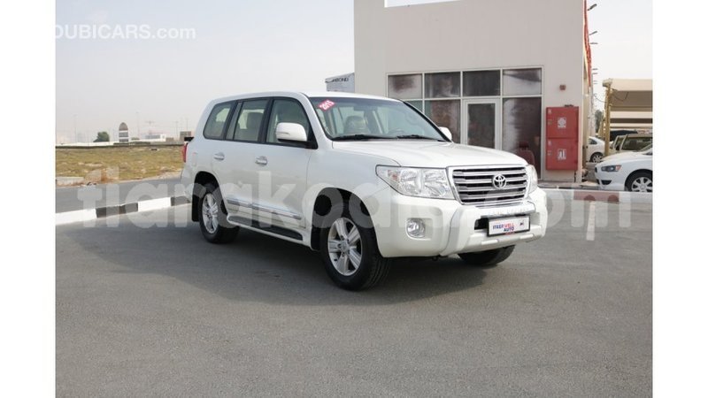 Big with watermark toyota land cruiser diana import dubai 4059