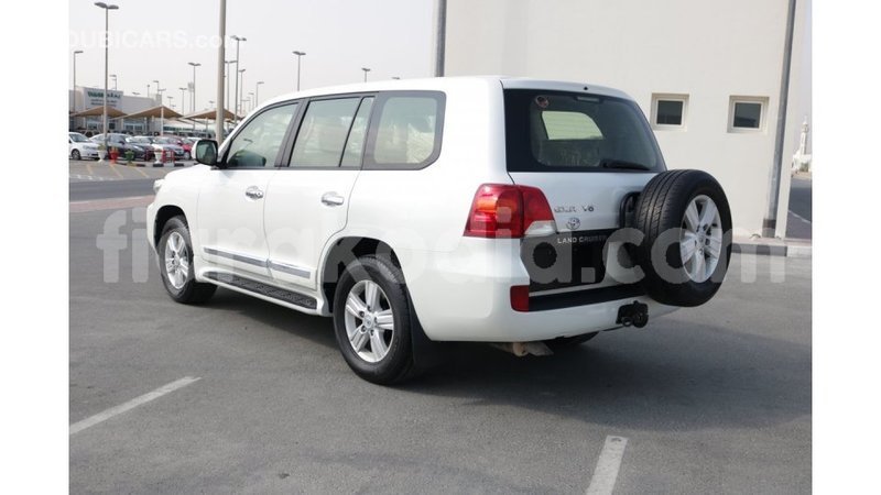 Big with watermark toyota land cruiser diana import dubai 4059