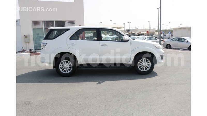 Big with watermark toyota fortuner diana import dubai 4060