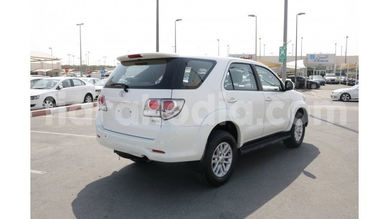 Big with watermark toyota fortuner diana import dubai 4060