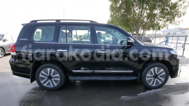 Big with watermark toyota land cruiser diana import dubai 4068