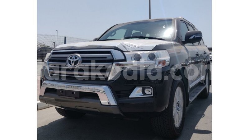 Big with watermark toyota land cruiser diana import dubai 4069