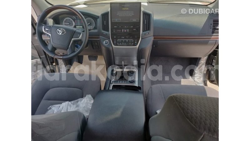 Big with watermark toyota land cruiser diana import dubai 4069