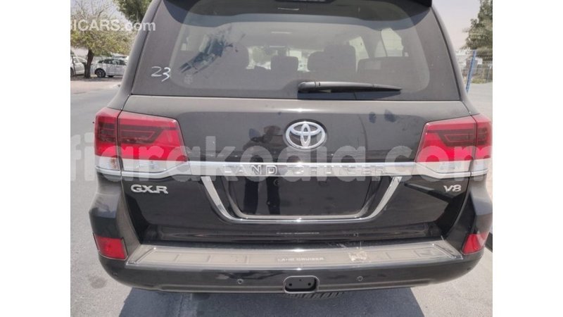 Big with watermark toyota land cruiser diana import dubai 4069