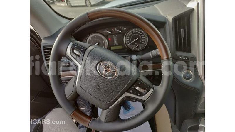 Big with watermark toyota land cruiser diana import dubai 4070