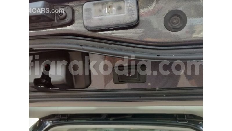 Big with watermark toyota land cruiser diana import dubai 4070