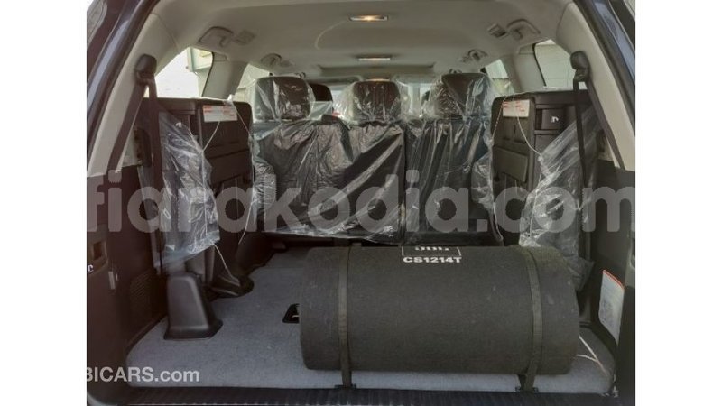 Big with watermark toyota land cruiser diana import dubai 4070