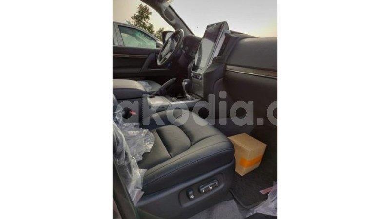 Big with watermark toyota land cruiser diana import dubai 4070