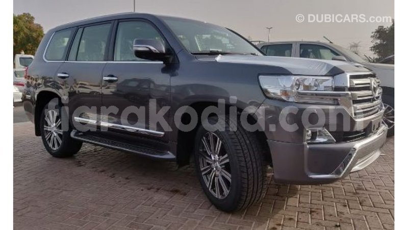 Big with watermark toyota land cruiser diana import dubai 4070