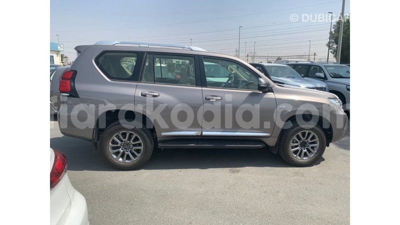 Big with watermark toyota prado diana import dubai 4079