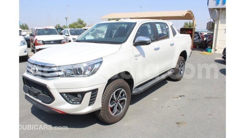 Big with watermark toyota hilux diana import dubai 4080