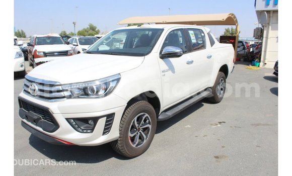 Hividy Toyota Hilux fotsy Car in Import - Dubai in Diana Hividy Toyota Hilux fotsy Car in Import - Dubai in Diana
