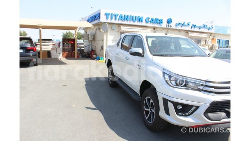 Big with watermark toyota hilux diana import dubai 4080