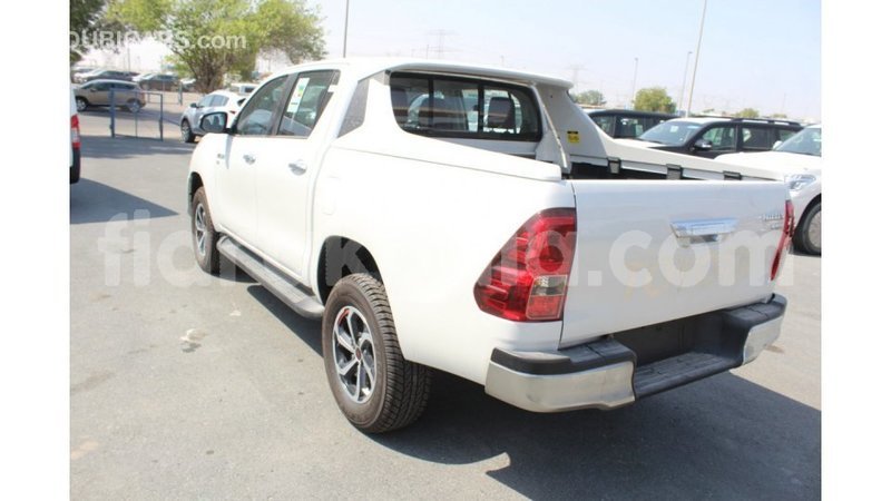 Big with watermark toyota hilux diana import dubai 4080