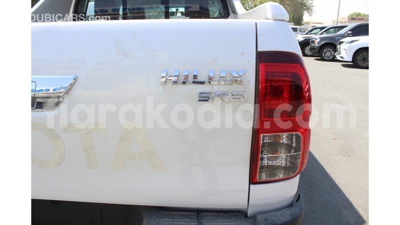 Big with watermark toyota hilux diana import dubai 4080