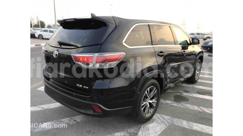 Big with watermark toyota highlander diana import dubai 4081