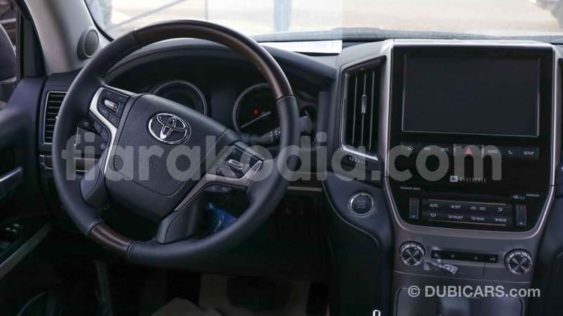 Big with watermark toyota land cruiser diana import dubai 4083