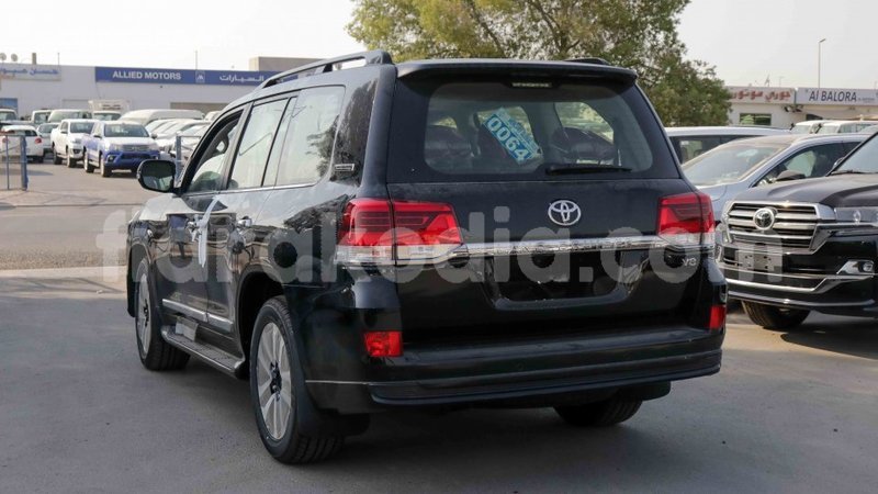 Big with watermark toyota land cruiser diana import dubai 4083