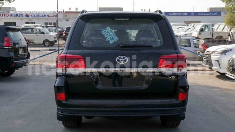 Big with watermark toyota land cruiser diana import dubai 4083