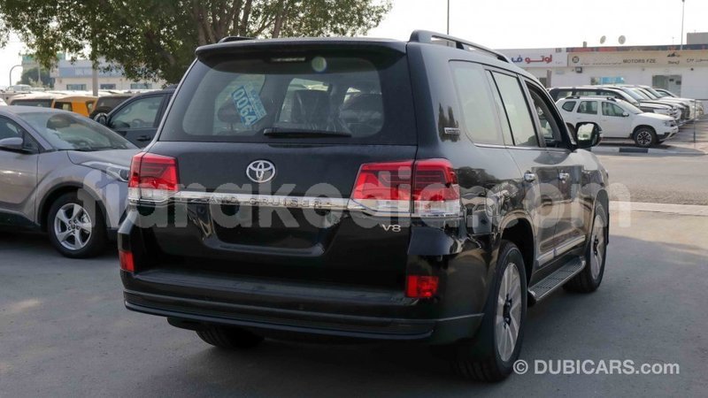 Big with watermark toyota land cruiser diana import dubai 4083