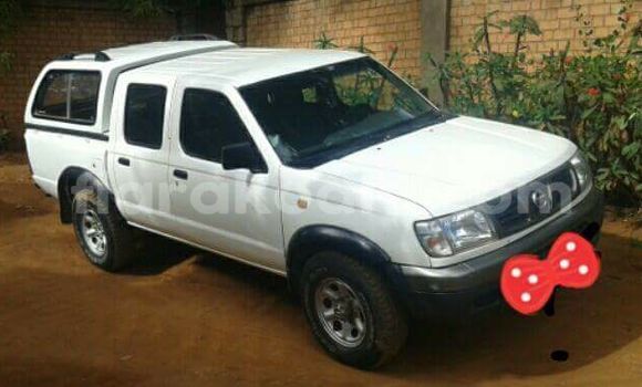 Acheter Occasion Voiture Nissan Hardbody Blanc à Antananarivo au Analamanga Acheter Occasion Voiture Nissan Hardbody Blanc à Antananarivo au Analamanga