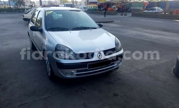 Acheter Occasion Voiture Renault Clio Gris à Antananarivo au Analamanga Acheter Occasion Voiture Renault Clio Gris à Antananarivo au Analamanga