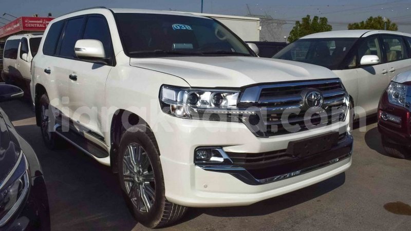 Big with watermark toyota land cruiser diana import dubai 4096