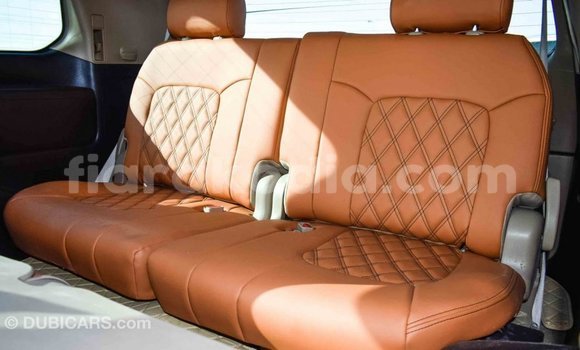 Acheter Import Voiture Toyota Land Cruiser Blanc à Import - Dubai, Diana Acheter Import Voiture Toyota Land Cruiser Blanc à Import - Dubai, Diana