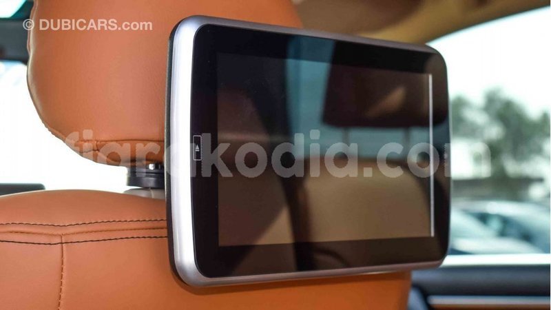 Big with watermark toyota land cruiser diana import dubai 4096