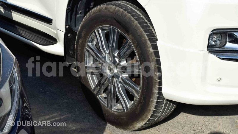 Big with watermark toyota land cruiser diana import dubai 4096