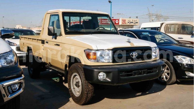 Big with watermark toyota land cruiser diana import dubai 4112