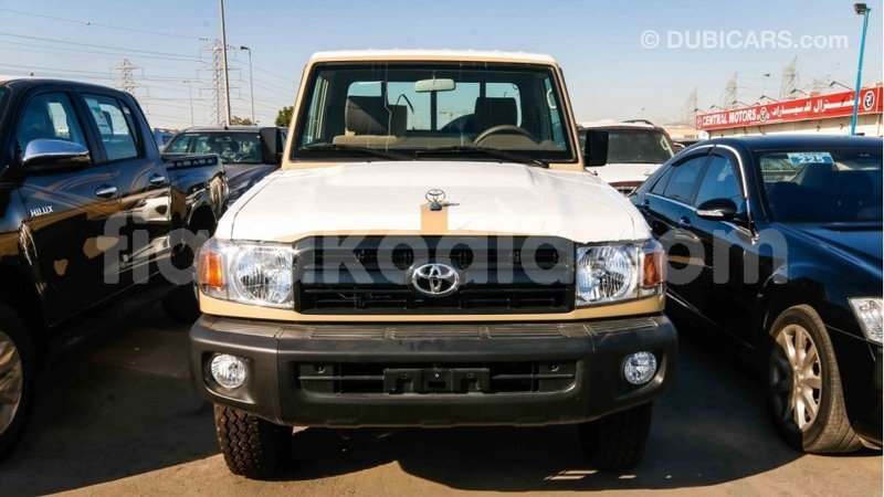 Big with watermark toyota land cruiser diana import dubai 4112