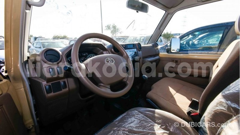 Big with watermark toyota land cruiser diana import dubai 4112