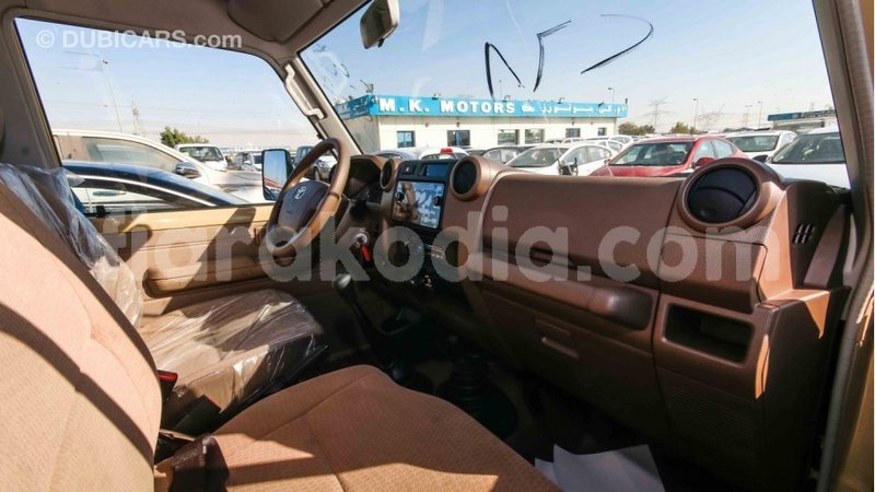 Big with watermark toyota land cruiser diana import dubai 4112