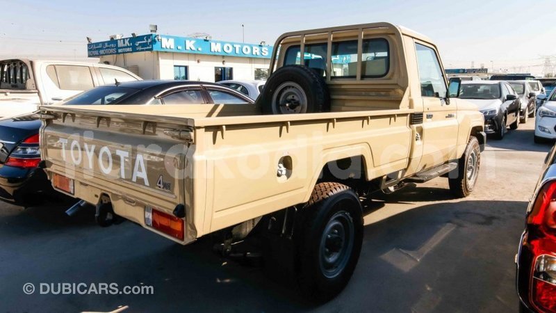 Big with watermark toyota land cruiser diana import dubai 4112