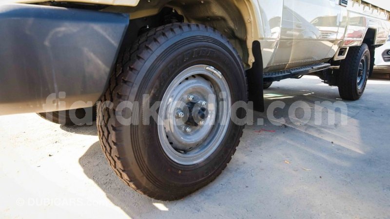 Big with watermark toyota land cruiser diana import dubai 4112