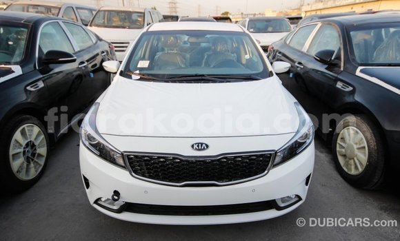 Acheter Import Voiture Kia Cerato Blanc à Import - Dubai, Diana Acheter Import Voiture Kia Cerato Blanc à Import - Dubai, Diana