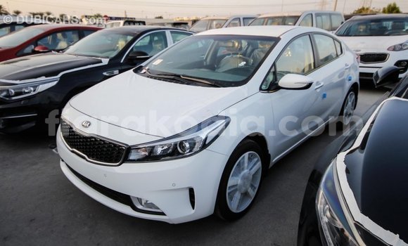 Acheter Import Voiture Kia Cerato Blanc à Import - Dubai, Diana Acheter Import Voiture Kia Cerato Blanc à Import - Dubai, Diana