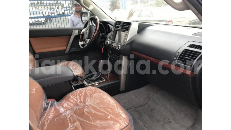 Big with watermark toyota prado diana import dubai 4124