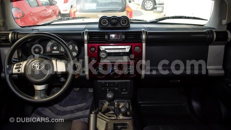 Big with watermark toyota fj cruiser diana import dubai 4133