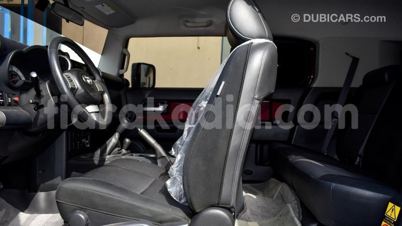 Big with watermark toyota fj cruiser diana import dubai 4133